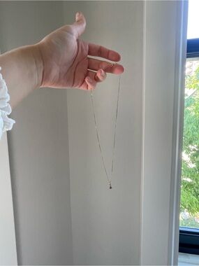 Gold garnet pendant necklace
